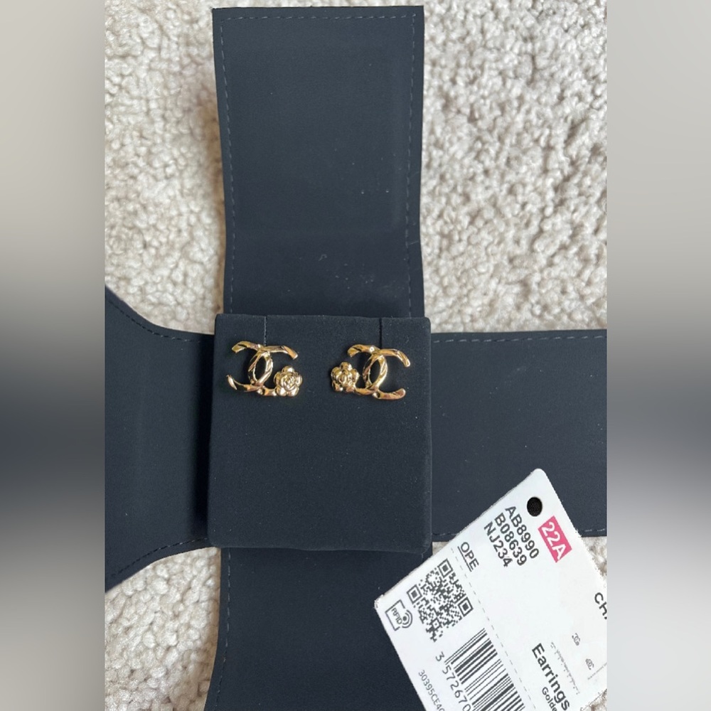 Chanel Metal Camellia CC Earrings Gold, Small Size